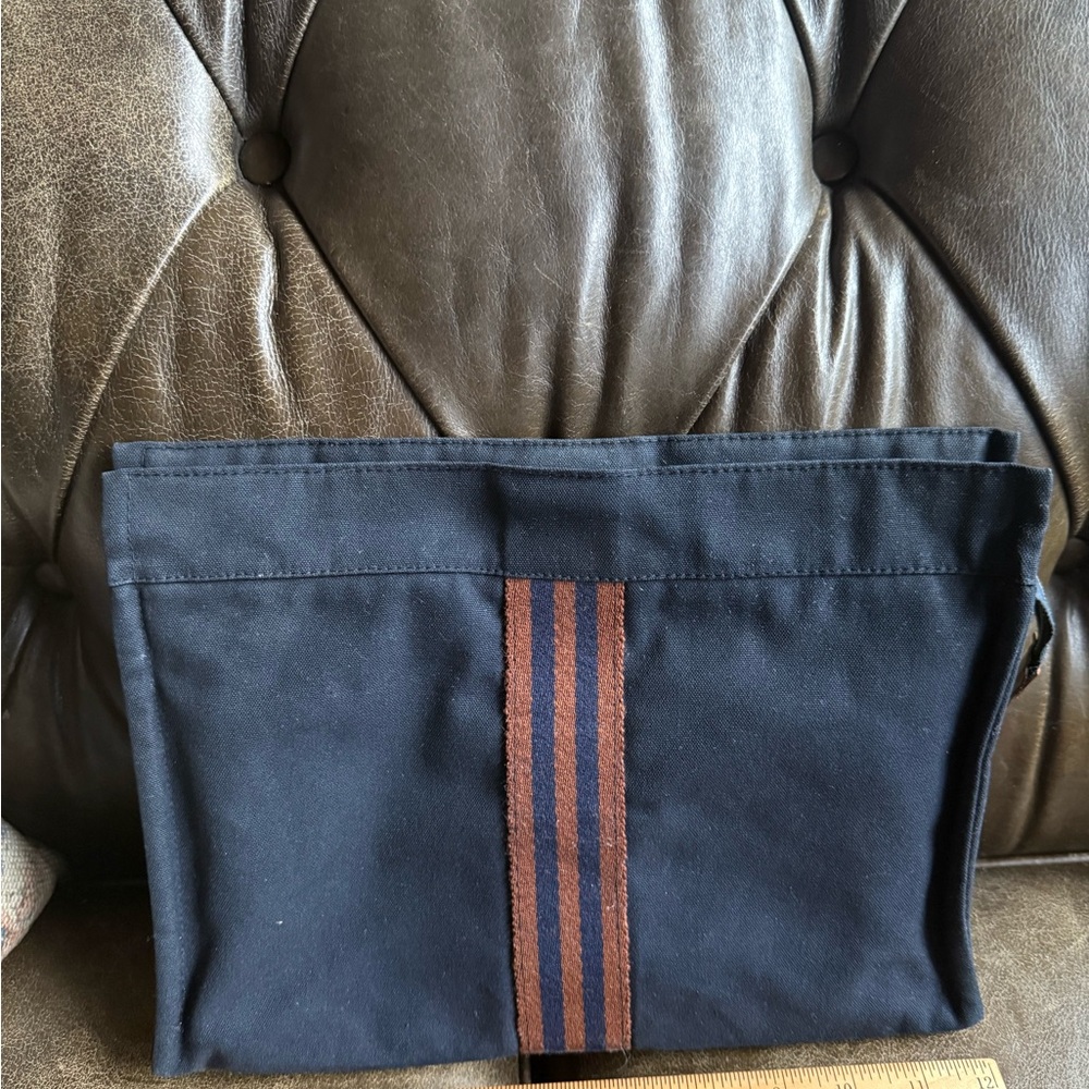 Hermes Black and Brown Toiletry Bag with Elegant Design-Unisex